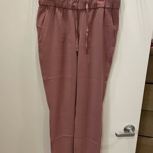 Lululemon on the fly pant in blush